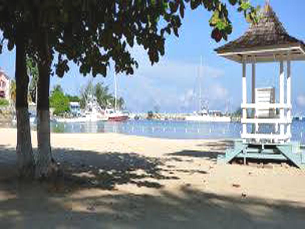 Turtle Beach Towers Apt 22 C - Ocho Rios Esterno foto